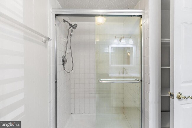 Building Photo - 403 Mountainview Dr