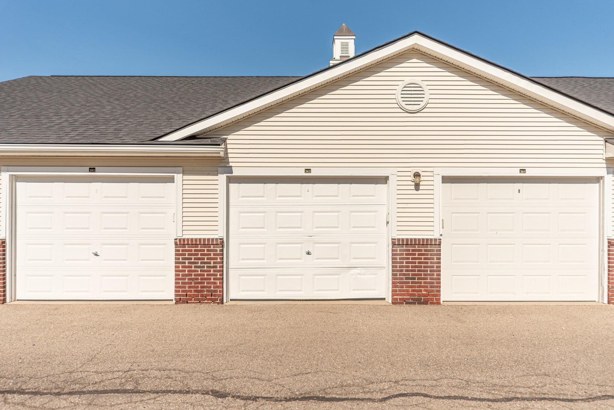 Building Photo - 301 Scio Village Ct
