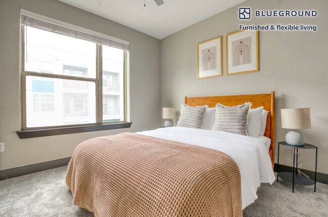 Building Photo - 2910 E 17th St