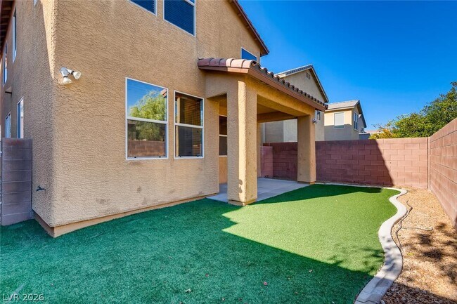 Building Photo - 6584 Holly River St