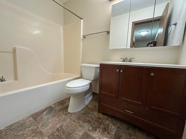 Building Photo - 926 W Belmont-