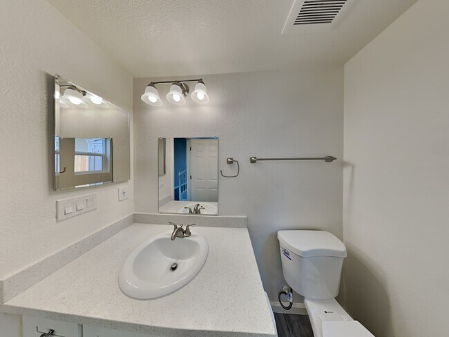 Building Photo - 8578 W Wing Dr