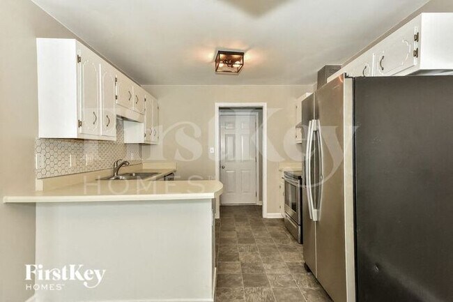 Building Photo - 1304 Venessa Dr
