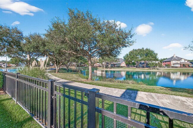 Building Photo - 22718 Emily Park Ln