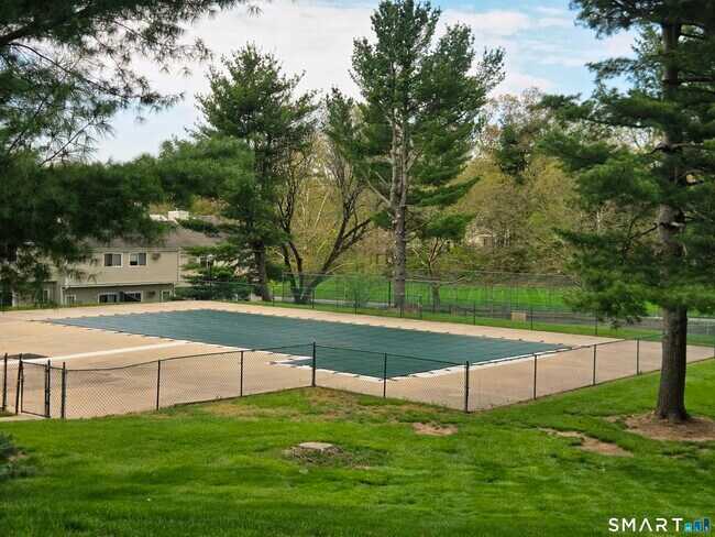 Building Photo - 5 Cherokee Ct