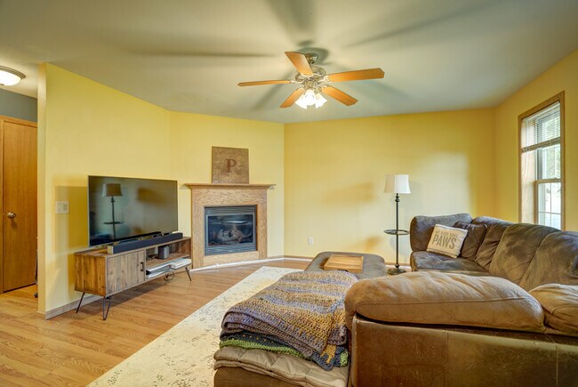 Building Photo - 4605 Pawnee Pass