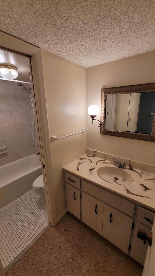 Building Photo - Best 55+ Complex in Merritt Island 3/2 open floor plan.