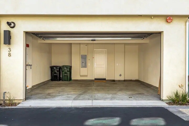 Building Photo - 927 E Mason Ln