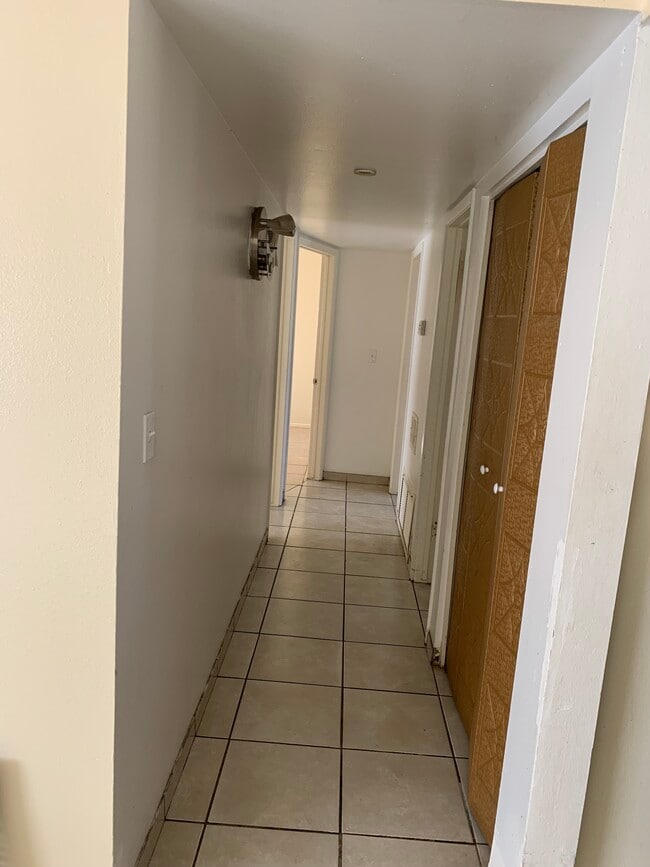 Building Photo - 3030 W Ocotillo Rd