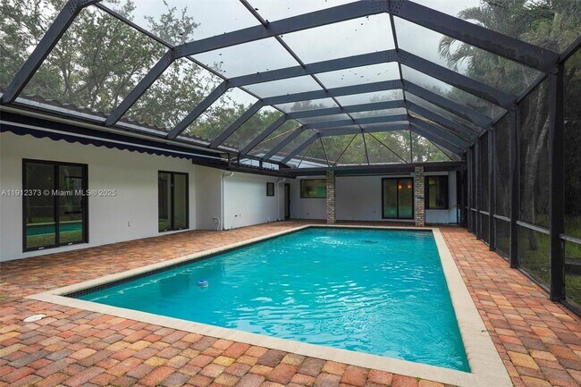 Building Photo - 6230 SW 112th St