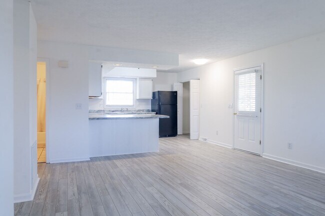 Building Photo - 150 Bart Greene Dr