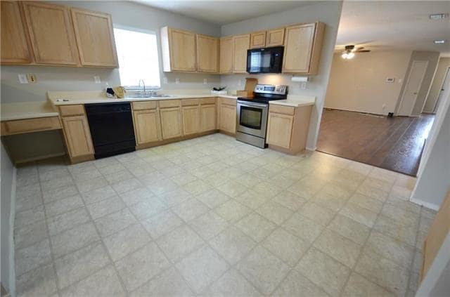 Building Photo - 617 Pickwick Ln
