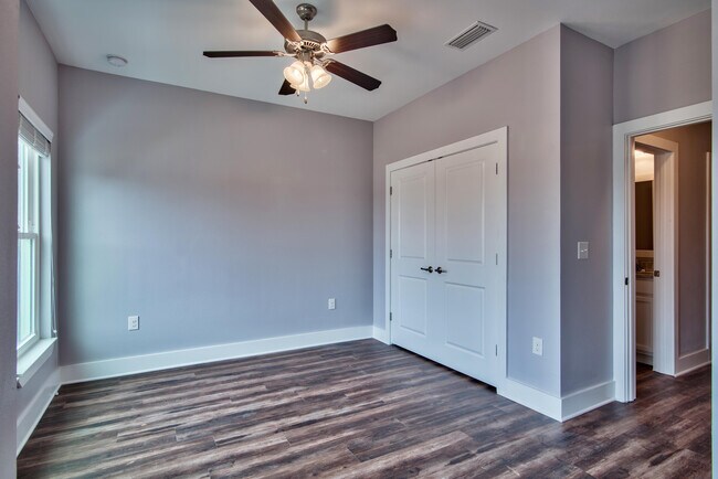 Building Photo - 135 N Sand Palm Rd