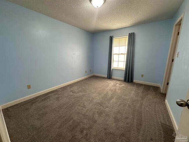 Building Photo - 304 Arabian Dr