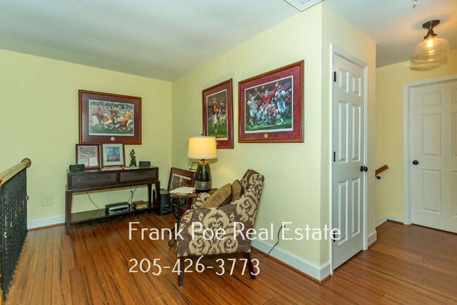 Building Photo - Charming 3-Bedroom Condominium in Birmingham!