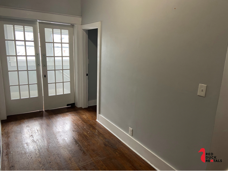 Hall/ Bed 2 Door - 1109 Brown St