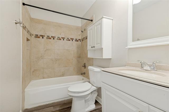 Building Photo - 8914 Vernon Dr