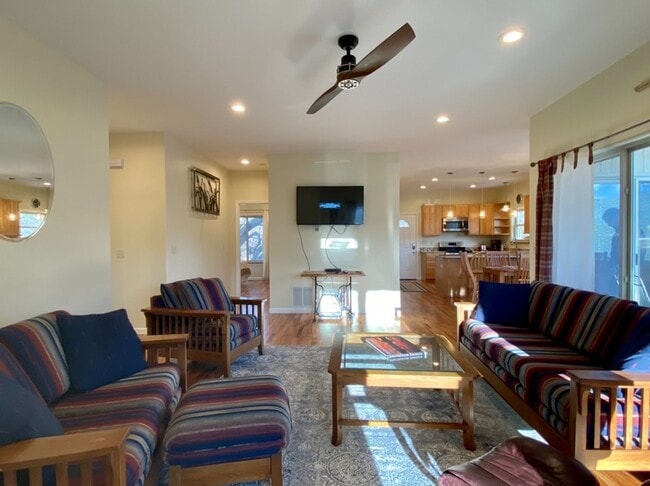 Building Photo - Furnished Downtown Black Mountain- Top Floor Unit with Roof Top Deck!