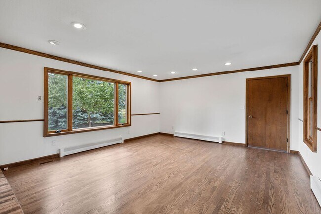 Building Photo - Beautiful 5-Bedroom + Office, 4-Bath Home in Northwest Fort Collins!