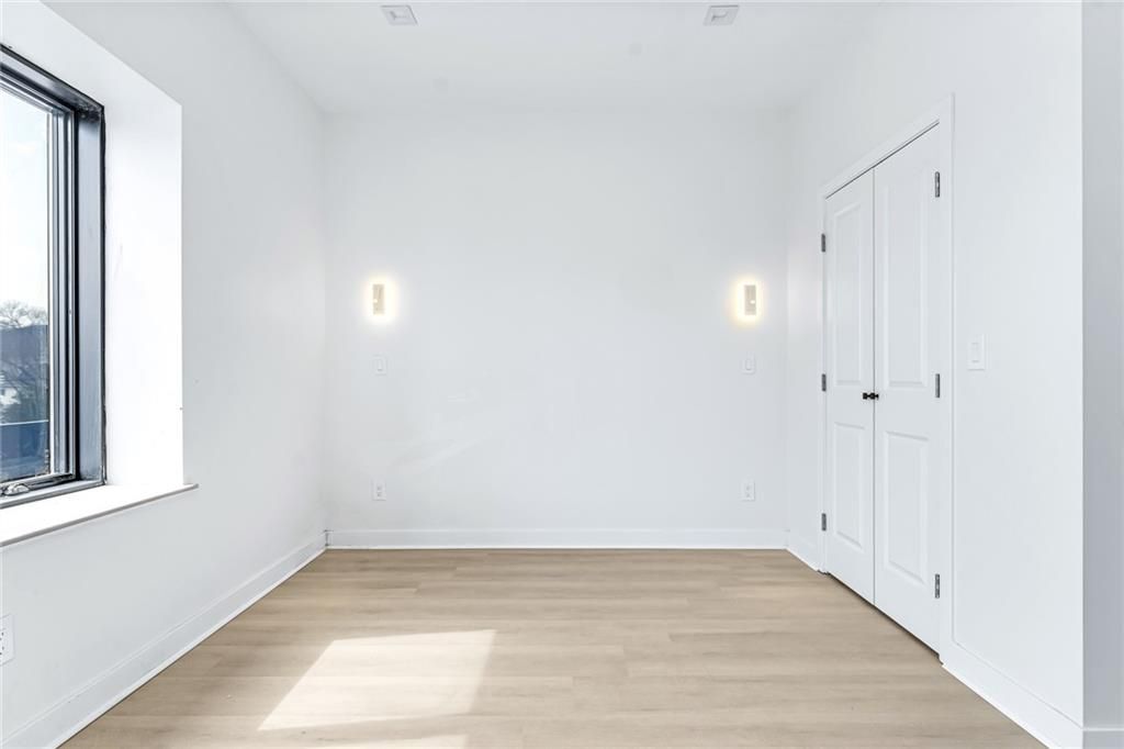 Building Photo - 50 Murray St