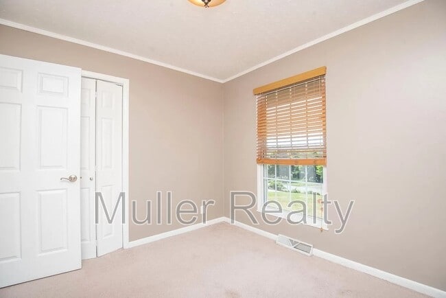 Building Photo - 10837 Dineen Dr