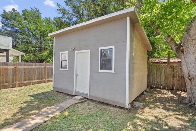 Building Photo - 1125 Christie Dr