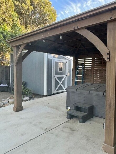 Building Photo - 267 Rio Vista Dr