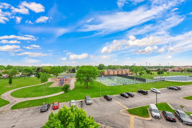 Building Photo - 300 S Roselle Rd