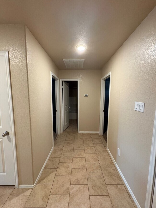 Building Photo - 9602 Paloma Creek Dr