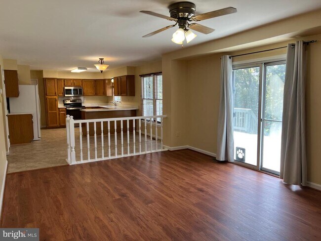 Building Photo - 6824 Silassie Ct