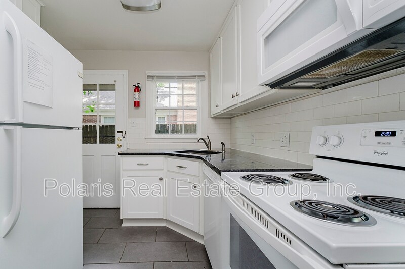 Building Photo - 4702 Rookwood Ave