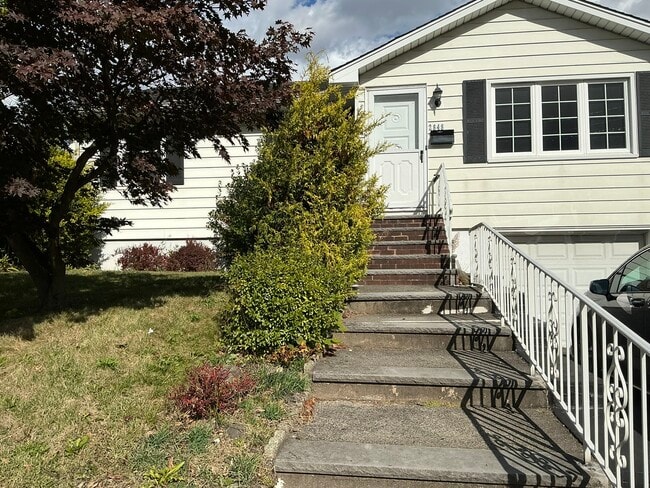 Building Photo - 2848 N Stiles St