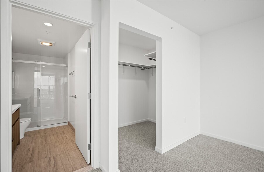 Building Photo - 1500 Rycroft St