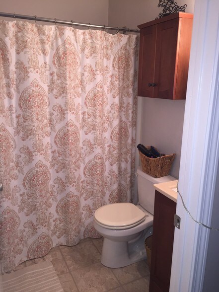 Building Photo - 4 Essex St