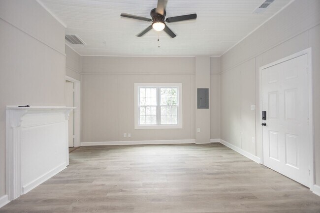 Building Photo - 526 N 17th St