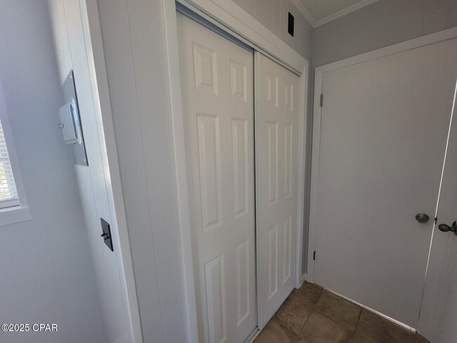 Building Photo - 6529 Chipewa St