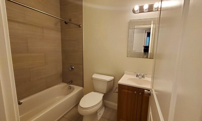 Building Photo - 12 Bent Terrace