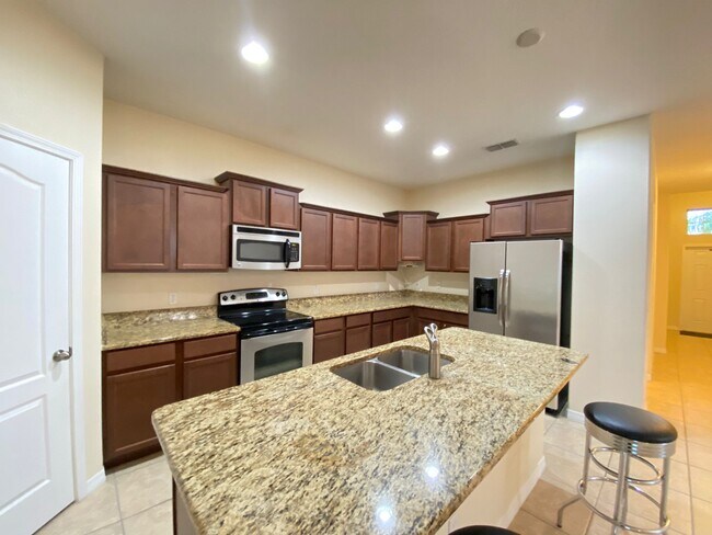 Building Photo - 2555 Carrickton Cir