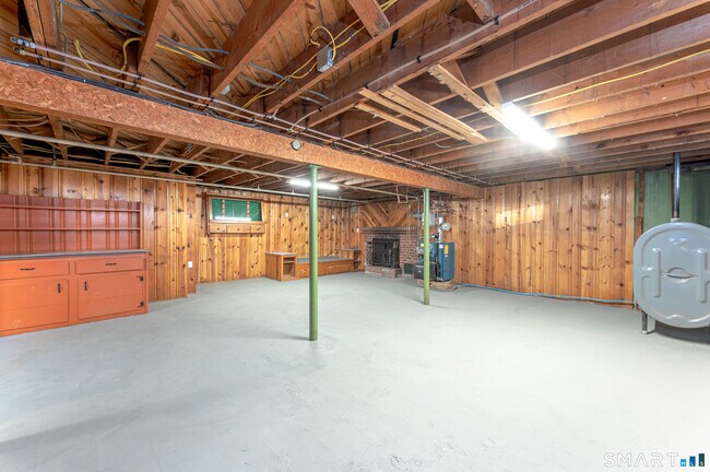 Building Photo - 233 Unionville Ave