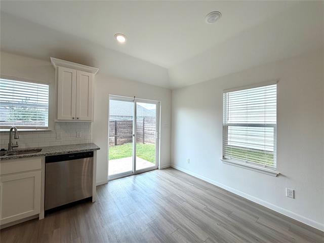 Building Photo - 4910 Dry Creek Rd