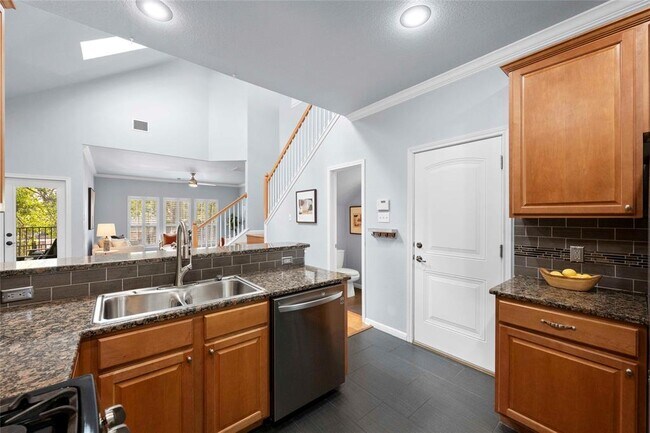 Building Photo - 6704 Menchaca Rd