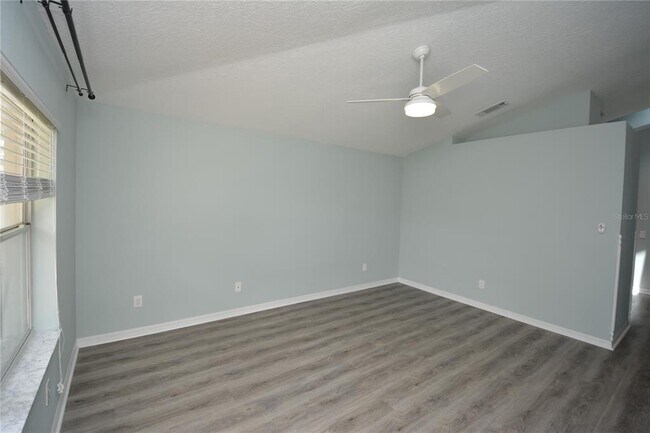 Building Photo - 18 Wellwater Dr