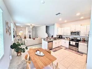 Building Photo - 32105 Powderpuff Mimosa Dr