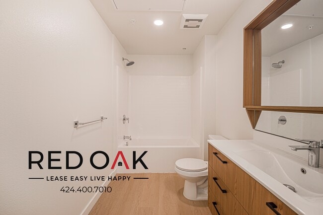 Building Photo - 856 S Gramercy Dr