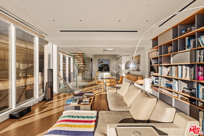 Building Photo - 1267 Palisades Beach Rd