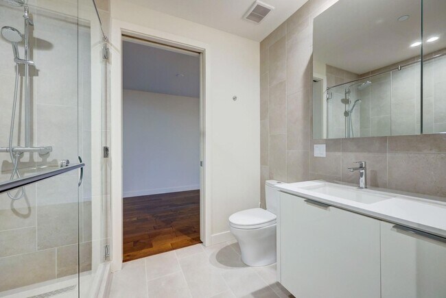 Building Photo - 44 East Ave