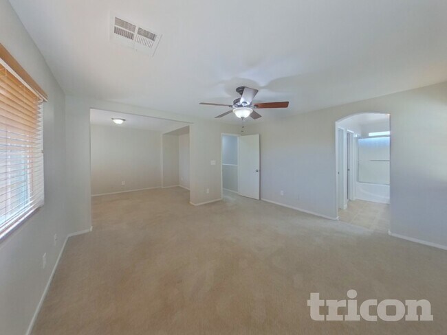 Building Photo - 10119 Deep Glen St