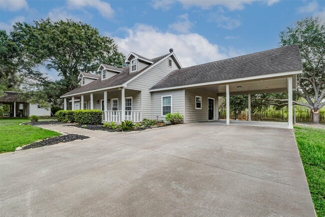 Building Photo - 8411 Syms St