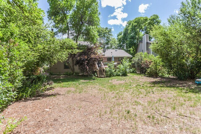 Building Photo - 3 Bedroom 2.5 Bath in Parkwood, Fort Collins