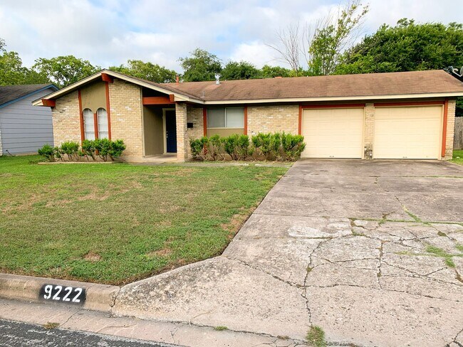Building Photo - Great Home in North Austin!